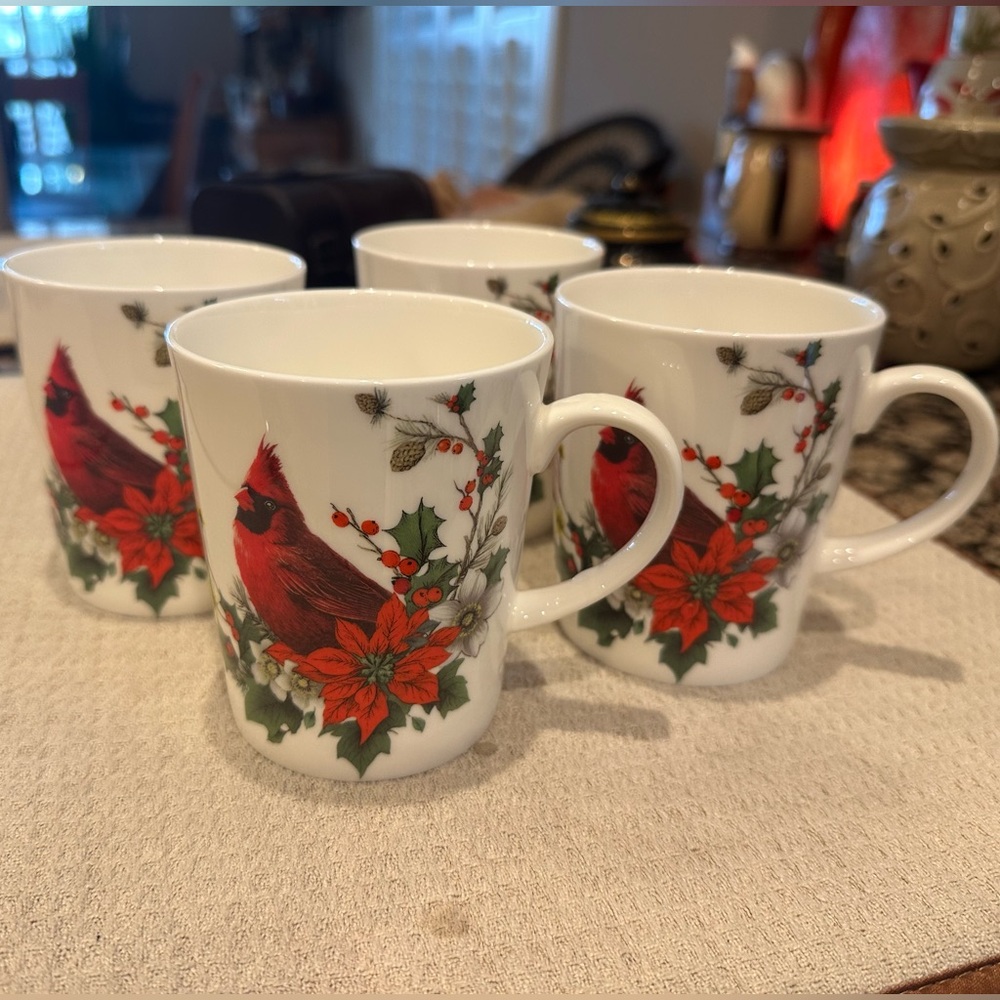 NEW Gracie Bone China by Coastline Imports Cardinal & Poinsettia Holiday Mug - 4